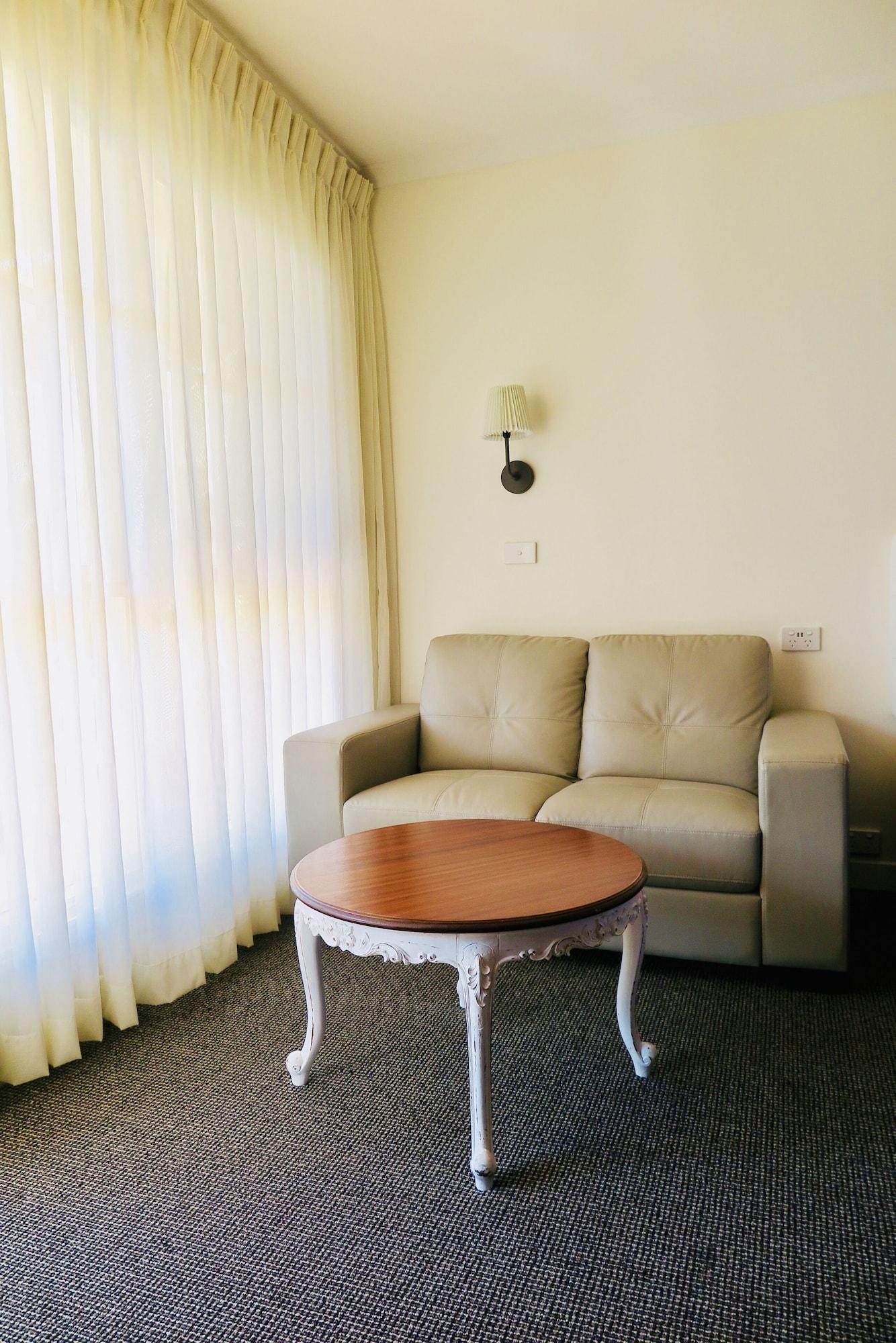 Summerhill Motor Inn (Adults Only) Merimbula Εξωτερικό φωτογραφία