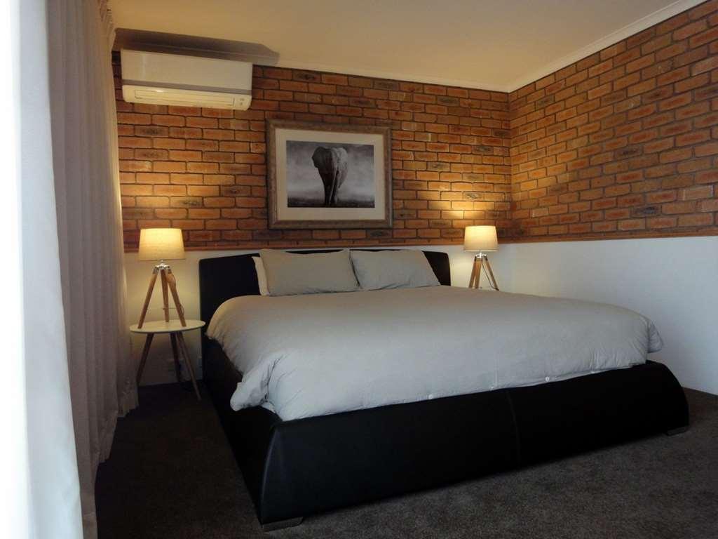 Summerhill Motor Inn (Adults Only) Merimbula Δωμάτιο φωτογραφία