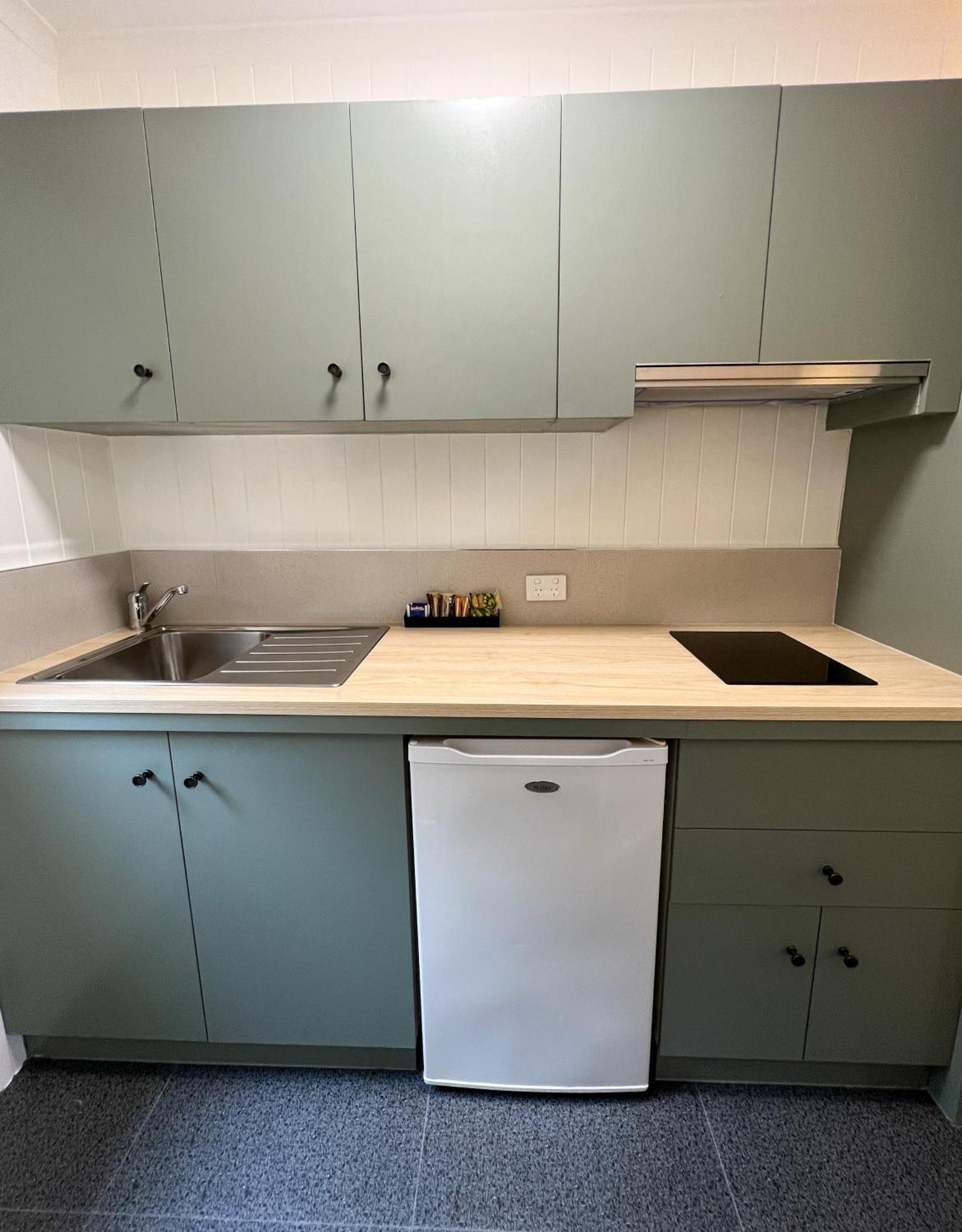 Summerhill Motor Inn (Adults Only) Merimbula Εξωτερικό φωτογραφία