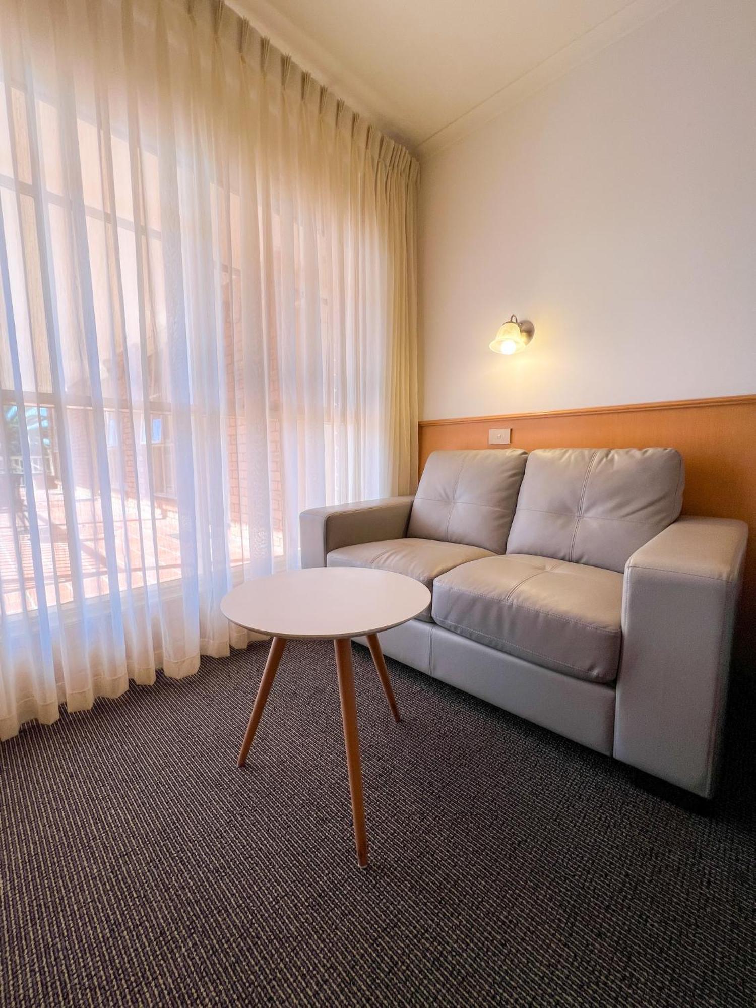 Summerhill Motor Inn (Adults Only) Merimbula Εξωτερικό φωτογραφία