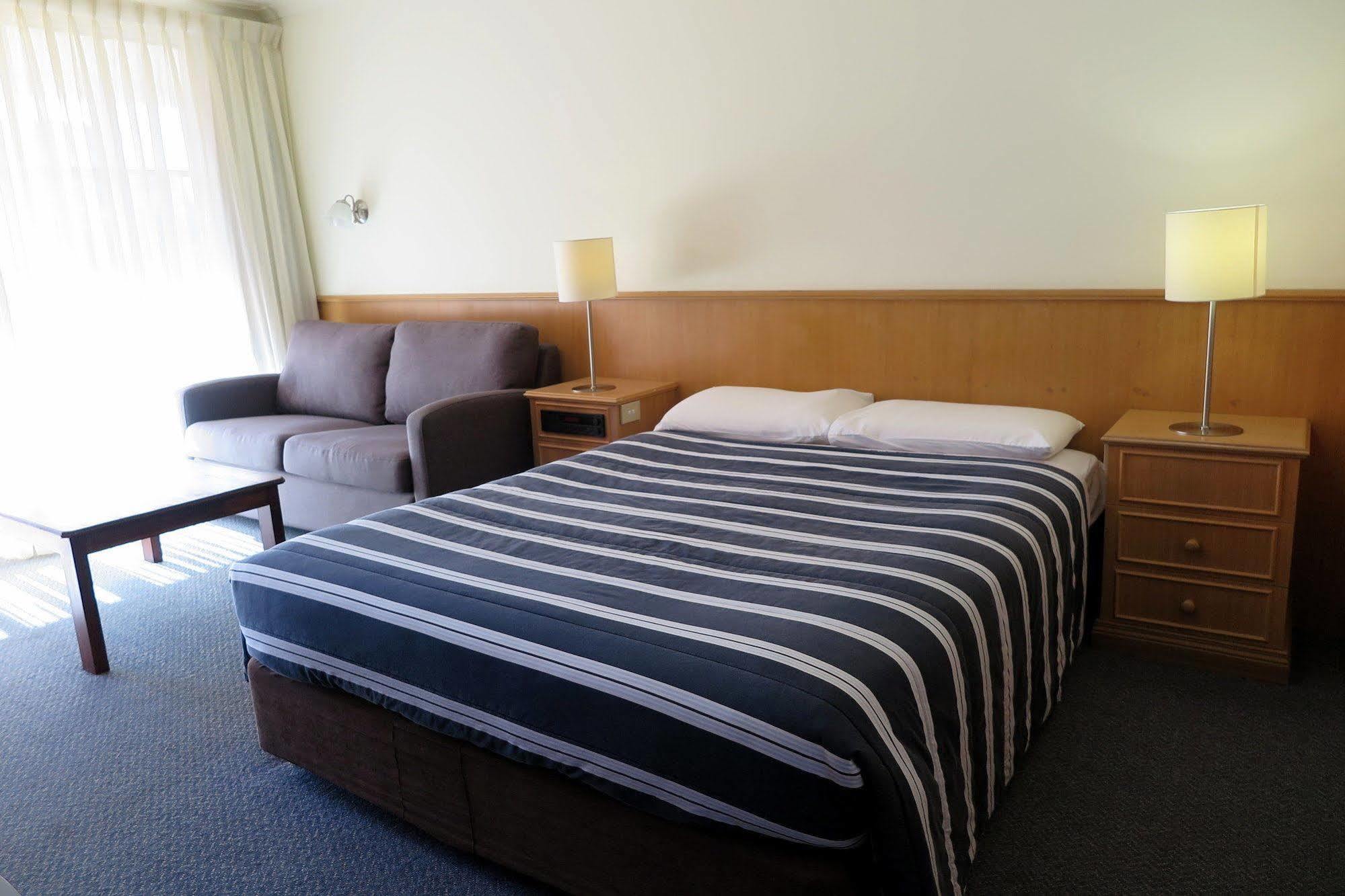Summerhill Motor Inn (Adults Only) Merimbula Εξωτερικό φωτογραφία
