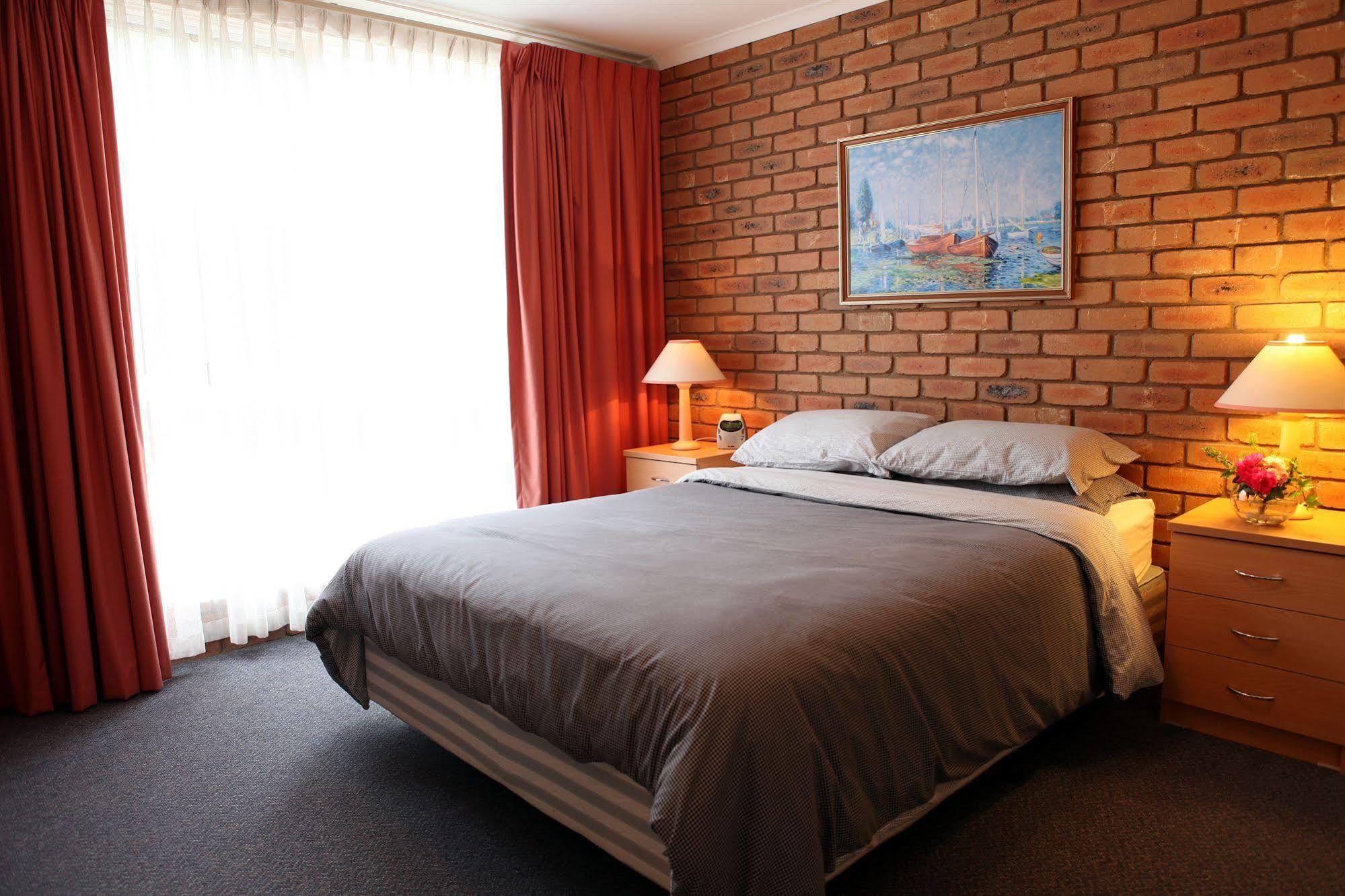 Summerhill Motor Inn (Adults Only) Merimbula Εξωτερικό φωτογραφία